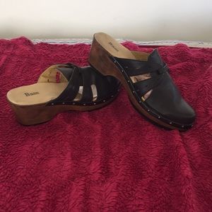 BASS Clogs.  Black.  Sz. 8. Beautiful Condition.